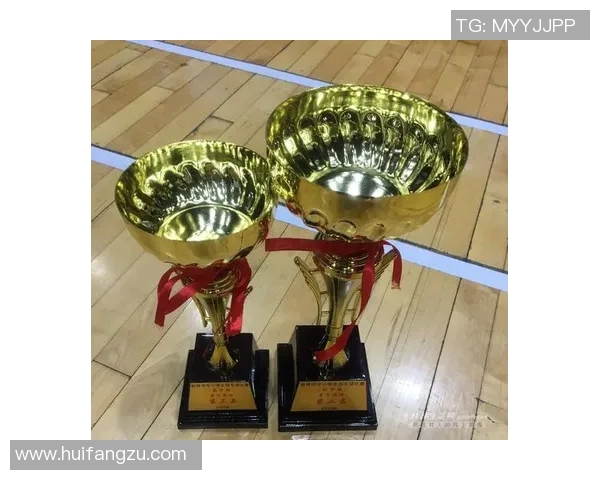 成都羽毛球队与上海羽毛球队赛后复盘分析个人能力对比与表现总结